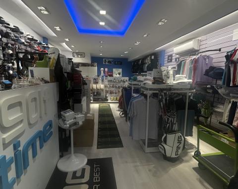 Interior tienda golf
